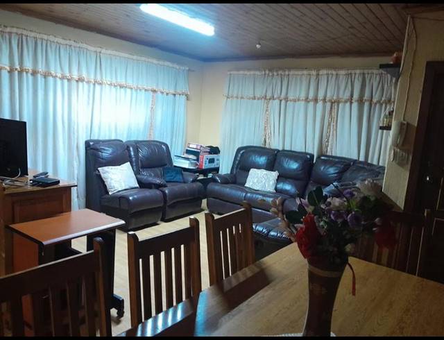 3 BEDROOM TOWNHOUSE FOR SALE IN DALPARK EXT 1